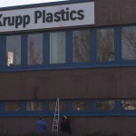 Farbe gegen Thyssen Krupp-Niederlassung