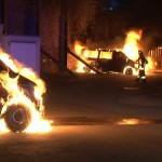 Zwei Autos des Ausländeramtes abgefackelt