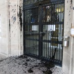 Angriffe auf Bullenwache und Jobcenter
