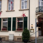 Freiburger "Hotel zum Schiff" mit Farbe markiert