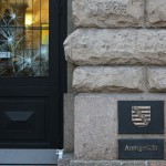 Spontandemo: Steine gegen Amtsgericht