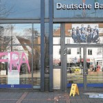 Farbe gegen drei Banken