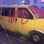 Farbe gegen NPD-Auto
