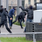 Emeute contre les nationalistes et les flics qui les protègent