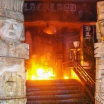 Feuer an rechtsoffenem Metal-Club