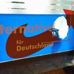 Der AfD das Schaufenster eingeworfen