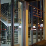 Steine und Farbe gegen IHK und Business-Hotel