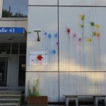 Farbe gegen BAMF (Bundesamt für Migration und Flüchtlinge)
