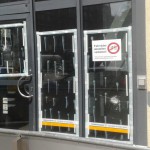 Steine gegen Yuppie-Bau und Commerzbank