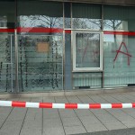 Scheiben an Ausländerbehörde zerstört
