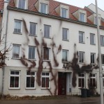 Farbe und kaputte Scheiben für Burschenschaft Markomannia