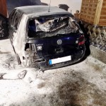 Nazikarre abgefackelt
