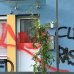 Farbe gegen Wohnhaus von Dominik Class (AfD)