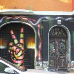Farbe gegen Fantastic Foxhole Hostel