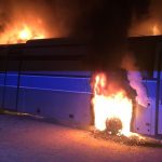 Knasttransporter abgefackelt