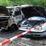 Zwei Fahrzeuge der Bundespolizei abgefackelt