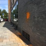 Glasbruch und Farbe bei Nobel-Immobilie