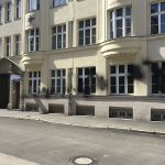 Hämmer und Farbe gegen Polizeirevier