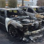 Vier Autos bei Jeep-Händler abgefackelt