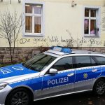 Farbe gegen Polizeirevier