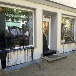 Farbe in und an SPD-Büro verteilt