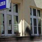 Farbe gegen Polizeirevier
