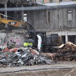 Abrissbagger abgefackelt