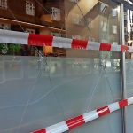 Steine gegen Rewe