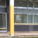 Steine gegen Commerzbank-Filiale