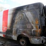 Fünf Dussmann-Transporter abgefackelt