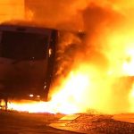 Brandanschläge auf Siemens-Standort und Transporter