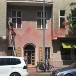 Farbe gegen Junge Freiheit-Verlag