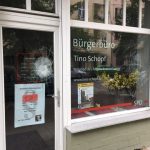 Steine gegen Büro von Tino Schopf (SPD)