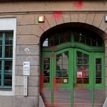 Farbe gegen Polizeiwache