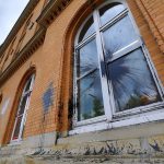 Steine und Farbe gegen Generalstaatsanwaltschaft
