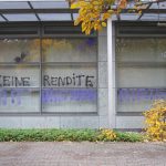 Farbe gegen Hausverwaltung Delta Fonds