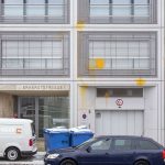 Farbbeutel gegen Neubau