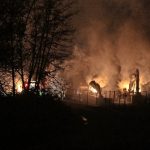Baufahrzeuge auf Bahn-Baustelle abgefackelt