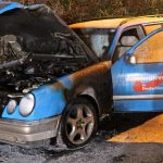 Auto mit AfD-Wahlwerbung angezündet