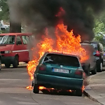 Drei Autos von "Identitären" angezündet