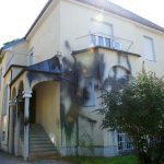 Bitumen gegen griechisches Konsulat