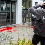 Farbe gegen Ausländerbehörde, Agentur für Arbeit und Bauernverband