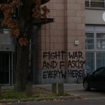 Steine gegen Thyssen Krupp-Büro