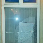 Gullydeckel gegen AfD-Büro