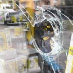 Scheiben an Kärcher-Niederlassung eingeschlagen