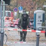 Farbe und Bombendrohung gegen Gericht