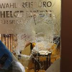 Glasbruch und Farbe gegen SPD-Büro