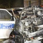 Drei Ordnungsamt-Fahrzeuge in Flammen