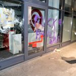 Bei Sponti Scheiben bei Agentur „Pahnke Markenmacherei“ eingeschlagen