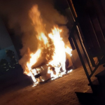 Auto vor Nazi-Kundgebung abgefackelt